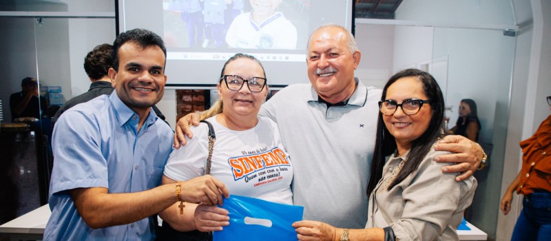 Aposentados e Pensionistas do PatosPrev recebem �culos do Programa Novos Olhares