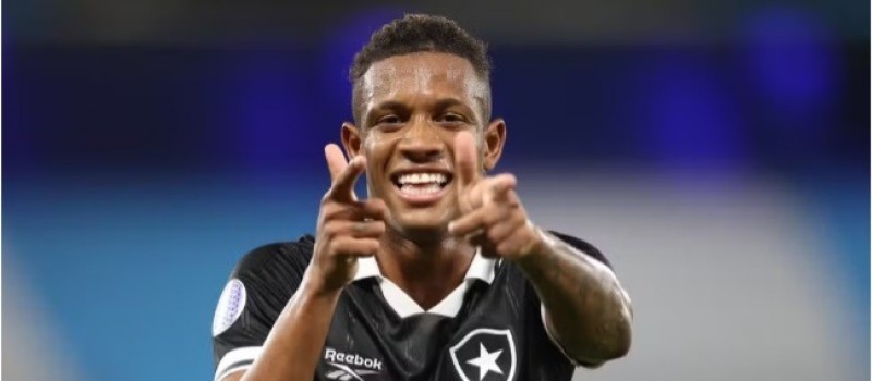 Danilo desperta interessa de Palmeiras, Fullham e Zenit e deve deixar o Botafogo na parada da Copa