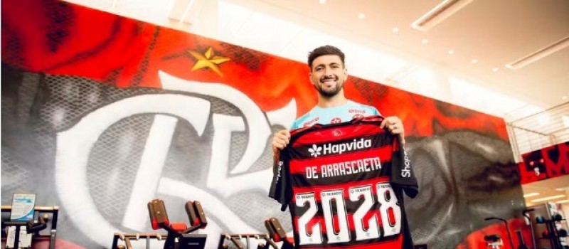Multa mais baixa, salrio novo em 2026: Arrascaeta renova com o Flamengo