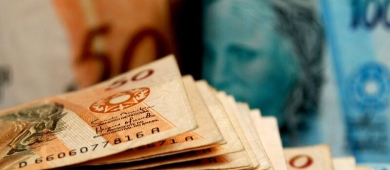 Governo publica decreto que reajusta sal�rio m�nimo para R$ 1.621 a partir de 1� de janeiro