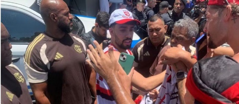 Paquet� � recebido com festa no Rio e afirma: 'Eu precisava do Flamengo'