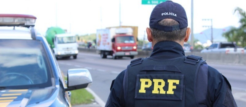 PRF restringe circula��o de caminh�es em rodovias da Para�ba durante o Carnaval