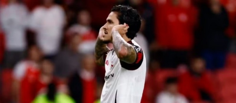 Flamengo ainda n�o tem atacante para revezar com Pedro; entenda busca