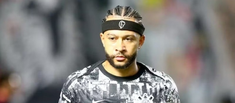 Presidente do Corinthians confirma renova��o de Memphis Depay