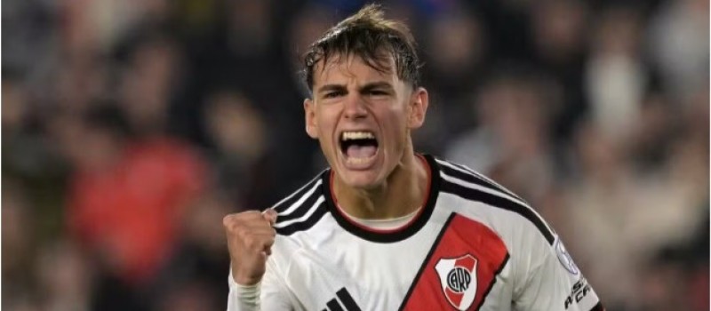 Flamengo avan�a por contrata��es de atacantes Anthony Valencia e Joaqu�n Freitas