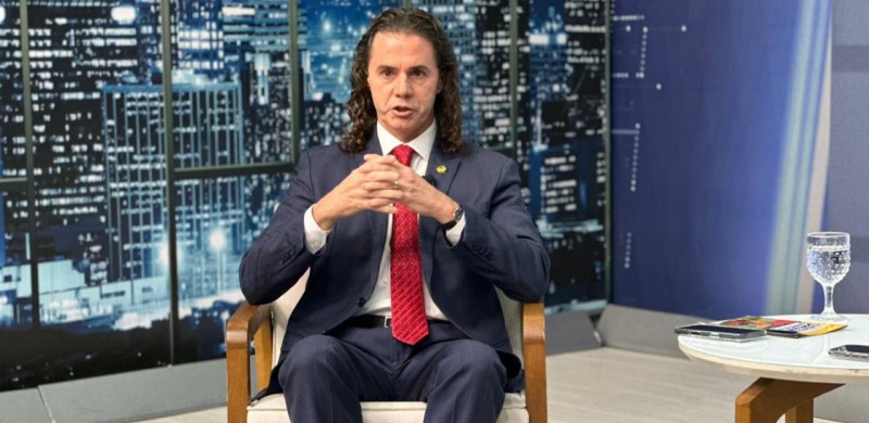 Veneziano diz que nem todos prefeitos do MDB apoiar�o C�cero e critica Efraim 