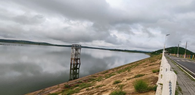 Complexo Coremas-M�e d��gua est� com quase 48% de sua capacidade total