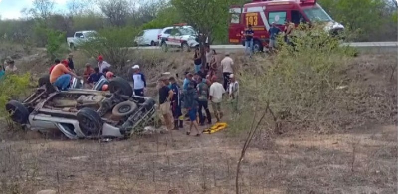 Capotamento deixa uma pessoa morta e outras sete feridas no Sert�o da PB