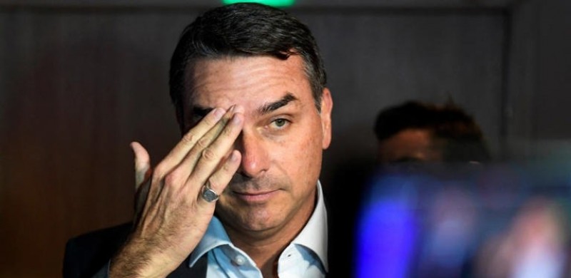 Fl�vio Bolsonaro aparece filiado ao Miss�o e n�o consegue registrar candidatura