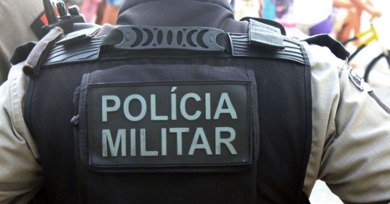 PM prende na madrugada dois homens em Patos com tornozeleira eletr�nica no meio da rua