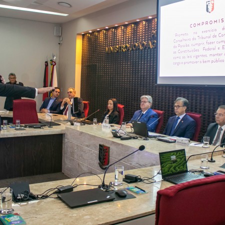 Deusdete Queiroga e Taciano Diniz tomam posse como conselheiros do TCE-PB