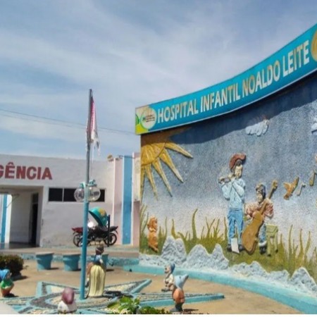 Parte de teto de sala de aula cai e atinge alunos em escola c�vico-militar de Patos