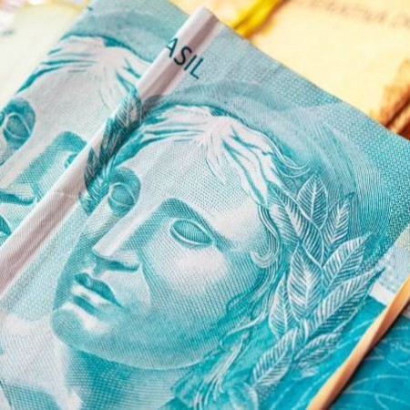 Governo prop�e sal�rio m�nimo de R$ 1.717 em 2027