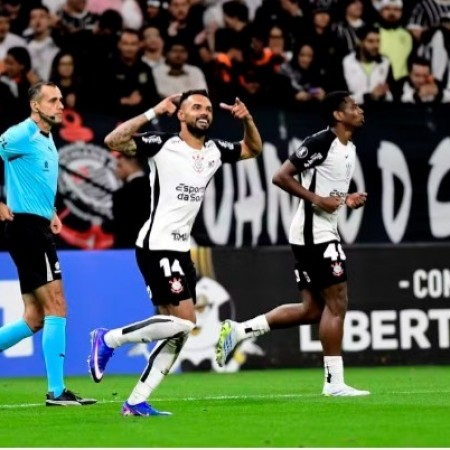 An�lise: Corinthians apresenta melhora com Diniz e tem in�cio perfeito na Liberta