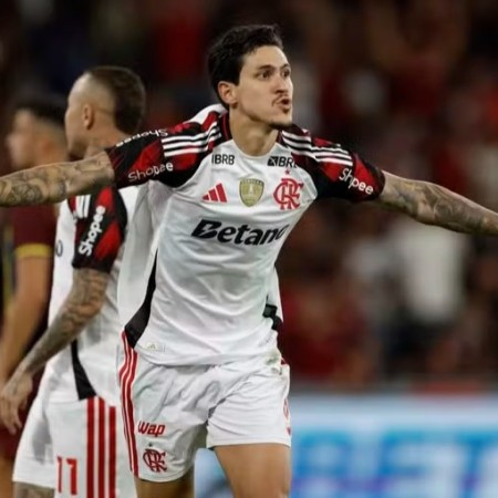 Pedro, do Flamengo, volta ao radar de Ancelotti por uma vaga na Copa do Mundo