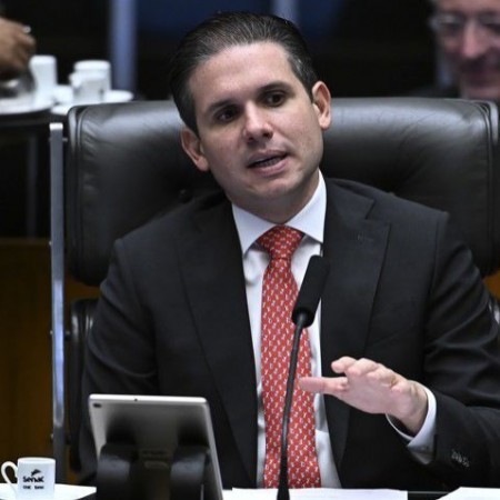 Presidente Hugo Motta cria comiss�o especial para analisar fim da escala 6x1