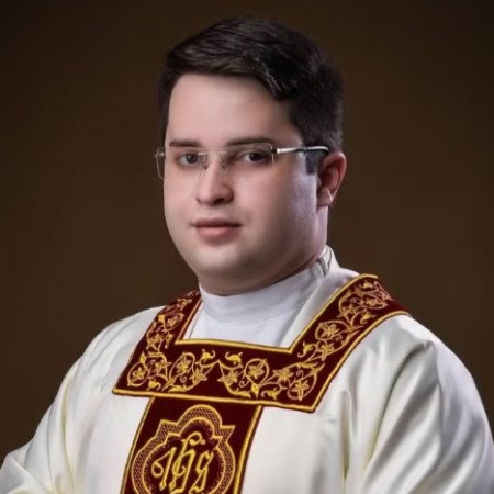 Padre paraibano faz retrata��o p�blica ap�s acordo com fam�lia de Preta Gil