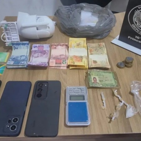 Quatro pessoas s�o presas em opera��o contra tr�fico de drogas no Sert�o