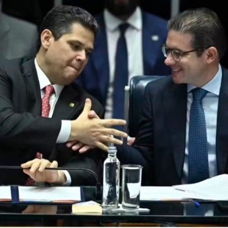 Alcolumbre e Motta se irritam com ocupao do Congresso e cobram soluo