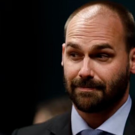 Eduardo Bolsonaro pede a Motta para exercer mandato dos EUA