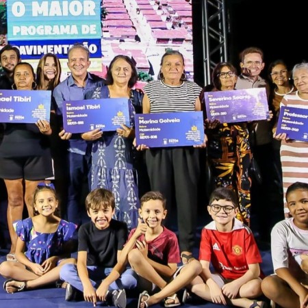 Prefeitura de Patos entrega mais 7 ruas caladas no bairro Jardim Redeno
