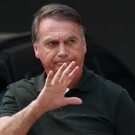 Preso pela Polcia Federal, Bolsonaro passa por audincia de custdia neste domingo