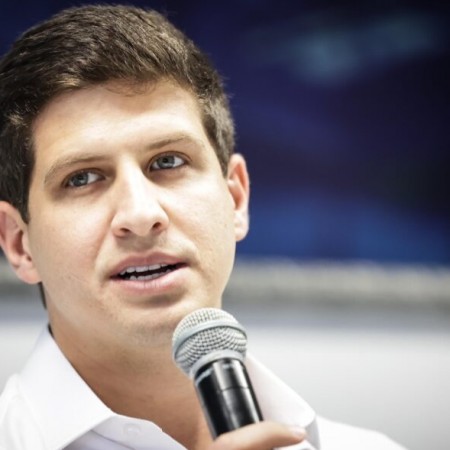 Jo�o Campos (PSB) lidera pesquisa com folga para o governo de Pernambuco em 2026