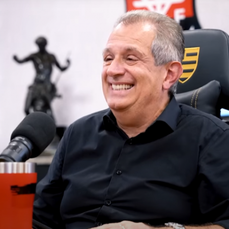 Flamengo supera previs�o e arrecada mais de R$ 500 milh�es com vendas de atletas em 2025