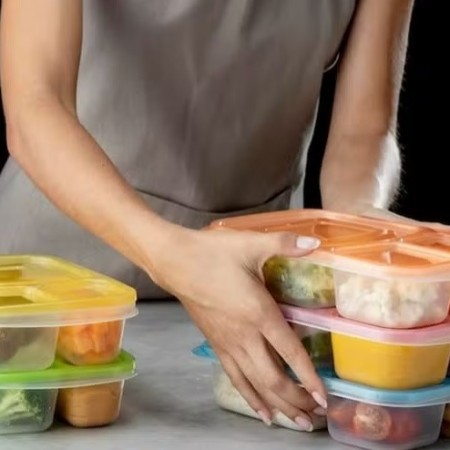 Por quanto tempo posso guardar as sobras de comida na geladeira?