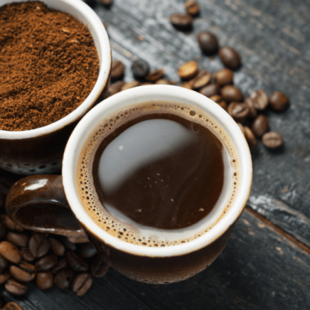 Caf� com manteiga funciona? Ci�ncia aponta riscos e poucos benef�cios