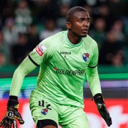 Flamengo acerta contrata��o do goleiro Andrew, do Gil Vicente