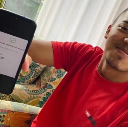 Estudante que devolveu PIX de R$ 200 mil diz que honestidade � �legado de fam�lia�
