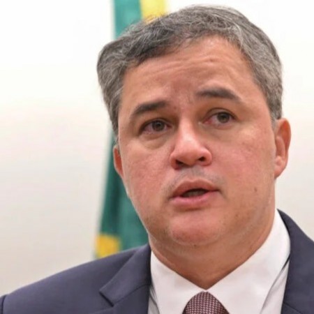 Pesquisa Anova: Efraim Filho lidera rejei��o na disputa pelo governo da Para�ba