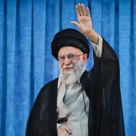 M�dia estatal do Ir� confirma a morte do l�der supremo Ali Khamenei ap�s ataque dos EUA e Israel