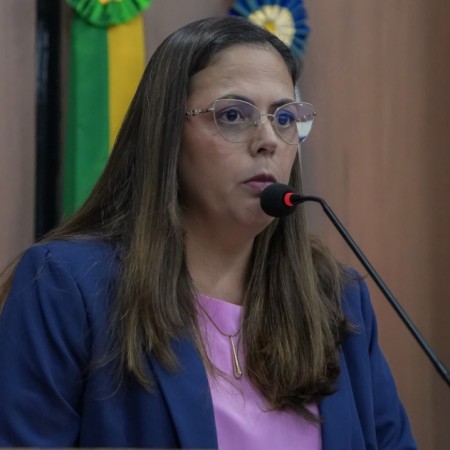 Perla Gadelha apresenta projeto que institui 'Selo Empresa Amiga da Mulher�, em Patos