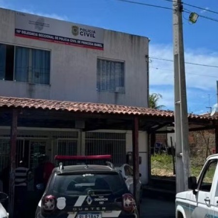 Homem joga panela de feij�o quente na esposa e � preso por viol�ncia dom�stica no Sert�o