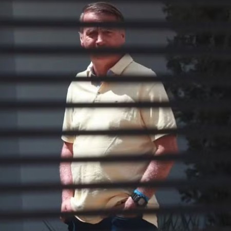 Bolsonaro � alvo de opera��o da PF para verificar se h� armas e muni��es em casa