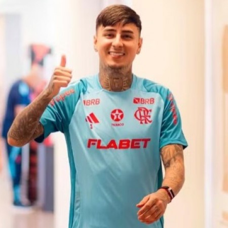 Flamengo tenta segurar Pulgar e oferece renova��o, mas impasse continua
