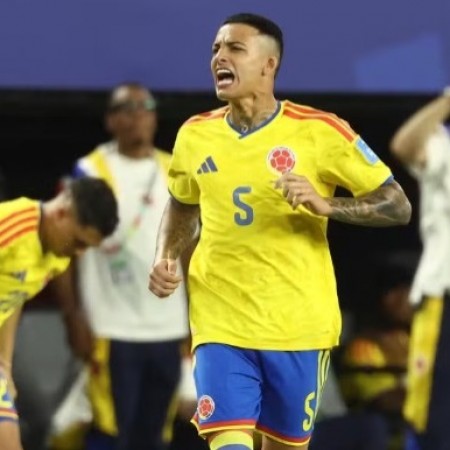Vasco negocia contrata��o de volante colombiano do River Plate; veja detalhes