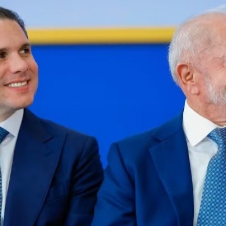 Lula agradece Motta por declara��o de apoio � reelei��o durante telefonema