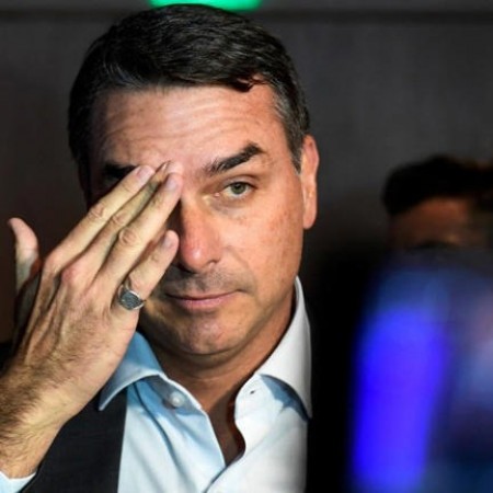 Fl�vio Bolsonaro aparece filiado ao Miss�o e n�o consegue registrar candidatura