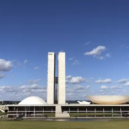 Congresso aprova fim da 'taxa das blusinhas'; texto vai a san��o presidencial