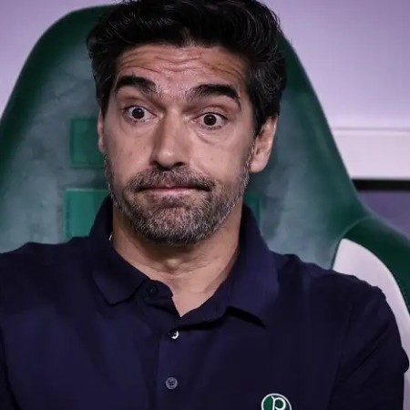 Abel Ferreira � punido pelo STJD com 2 jogos de suspens�o por chutar microfone