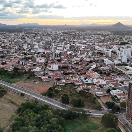 Patos inicia semana com temperaturas acima de 37� e alerta de clima seco