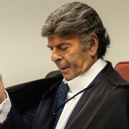 Ministro Luiz Fux derruba decis�o de Dino sobre posts de Nossa Senhora Aparecida
