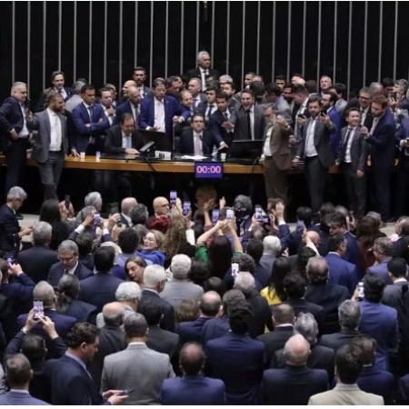 Com R$ 165 bilh�es em emendas, renova��o no Congresso fica invi�vel