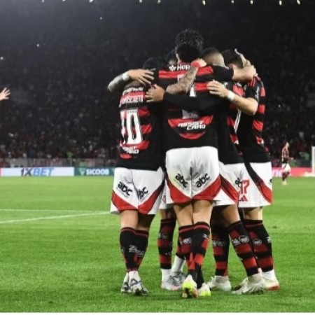 Escala��o do Flamengo: Varela e Ortiz voltam ao time para o Fla-Flu