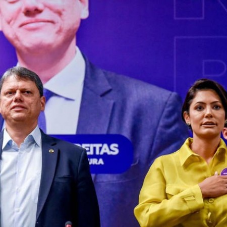 Como fica a disputa pela lideran�a da oposi��o ap�s a fuga de Fl�vio Bolsonaro para EUA