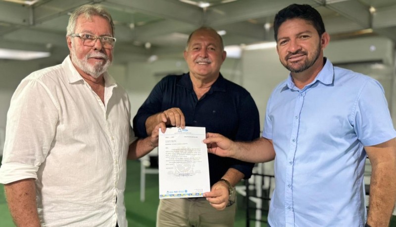 Prefeito de Patos assina termo de ades�o ao Sistema Unificado de Inspe��o de Agroind�stria Familiar 
