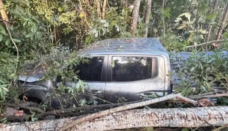 Jornalista Clilson J�nior e esposa sofrem acidente de carro na BR-230
